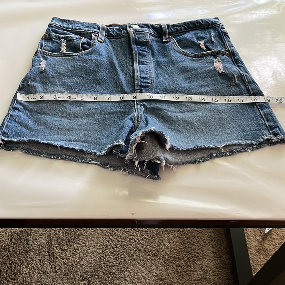 Levi’s Ribcage Shorts High Rise Size 31 - Picture 5 of 16
